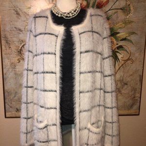 Sz L Signature Studio White Soft Open Fuzzy Long Knit Cardigan
